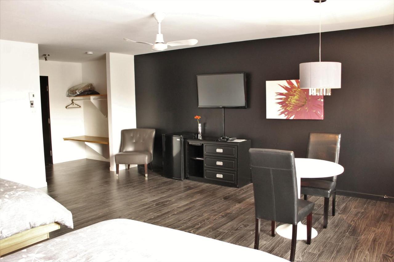 Motel Du Canton Valcourt Eksteriør billede