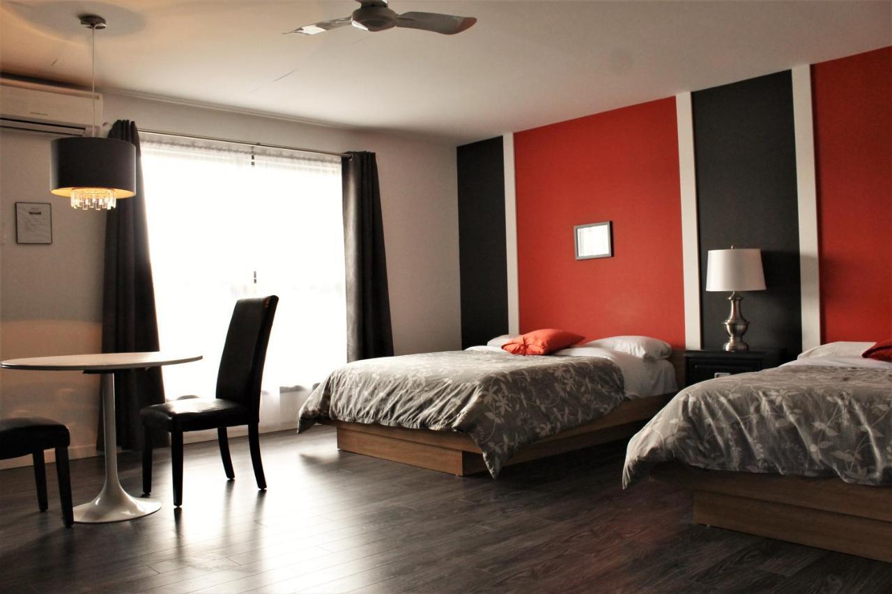 Motel Du Canton Valcourt Eksteriør billede