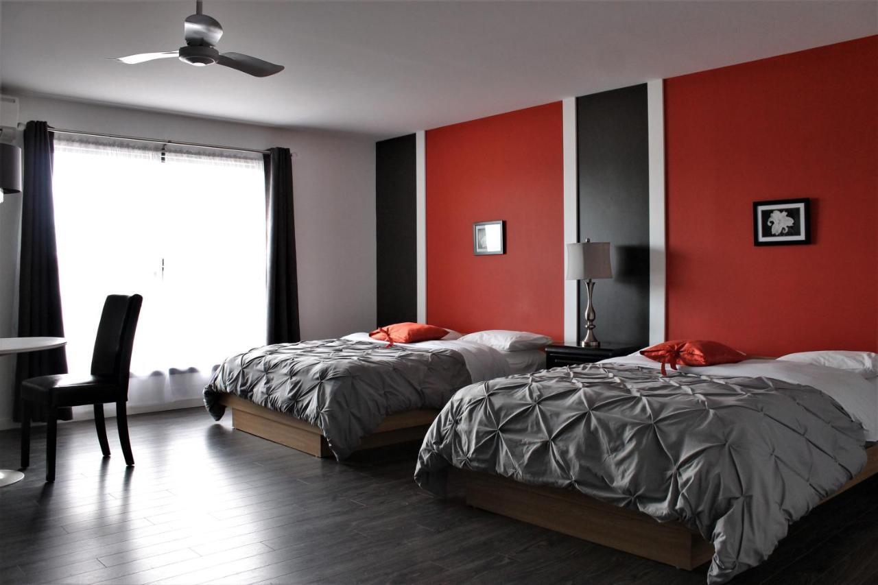 Motel Du Canton Valcourt Eksteriør billede