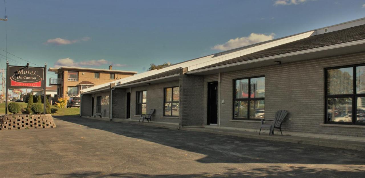 Motel Du Canton Valcourt Eksteriør billede